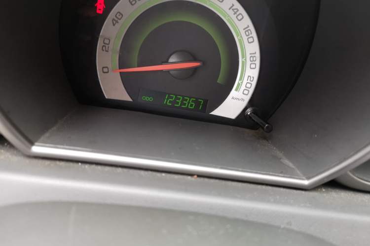 Used Chevrolet Lova 2010 1.4 MT Fengdu Version Odometer Close Up