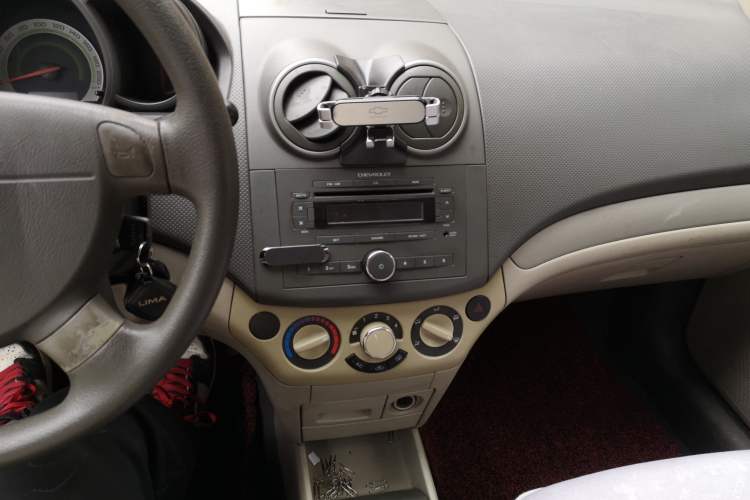 Used Chevrolet Lova 2010 1.4 MT Fengdu Version Audio And AC Panel