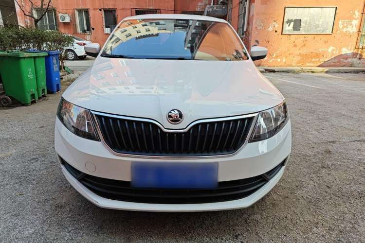 Used Skoda Rapid 2018 1.6L Manual Standard Edition
