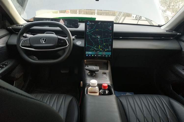 Used CHANGAN Eado DD 2023 Blue Whale NE 1.5T GDI DCT Flagship Model Center Console