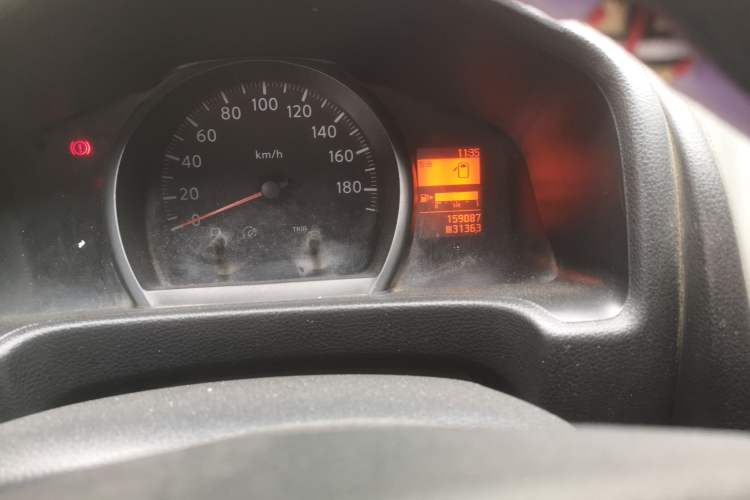 Used Nissan NV200 2012 1.6L 232 Seats Zunya Trim Odometer Close Up