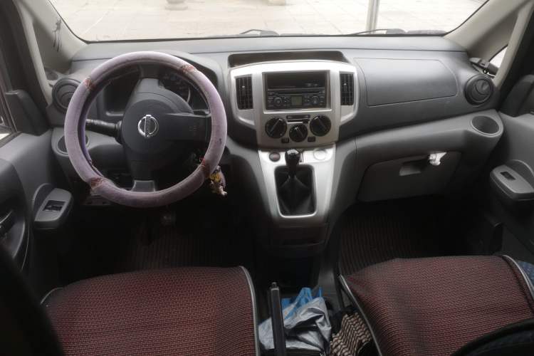 Used Nissan NV200 2012 1.6L 232 Seats Zunya Trim Center Console