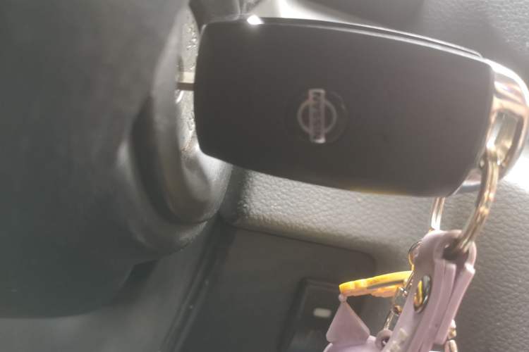 Used Nissan NV200 2012 1.6L 232 Seats Zunya Trim Vehicle Key