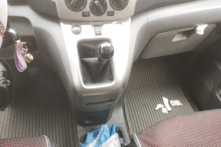 Used Nissan NV200 2012 1.6L 232 Seats Zunya Trim Gear Lever