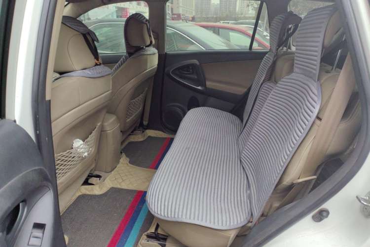 Used Toyota RAV4 2012 Luxurious Edition 2.0L Automatic All-Wheel Drive
