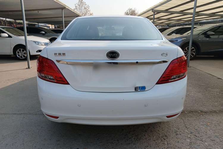 Used BYD e5 2016 300 Luxury Edition
