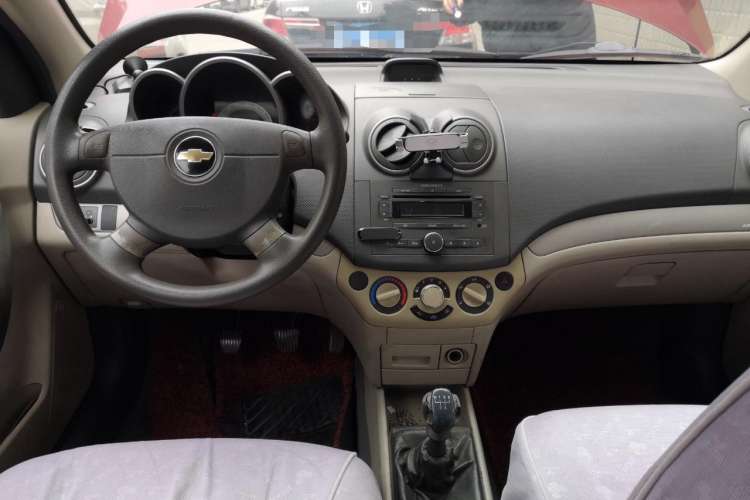 Used Chevrolet Lova 2010 1.4 MT Fengdu Version Center Console