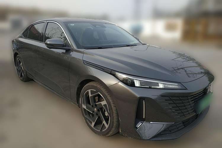 Used CHANGAN Eado DD 2023 Blue Whale NE 1.5T GDI DCT Flagship Model Front Right 45 Deg