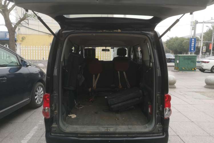 Used Nissan NV200 2012 1.6L 232 Seats Zunya Trim Trunk