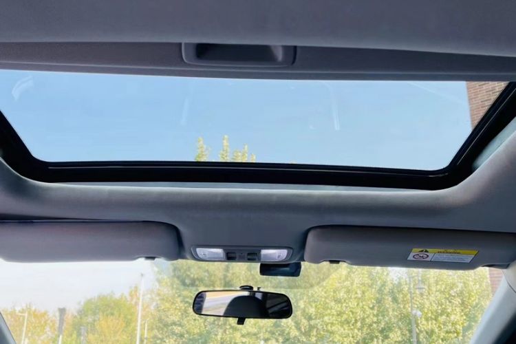 Used Honda Jade 2017 1.8L automatic Comfort version 5 seats
