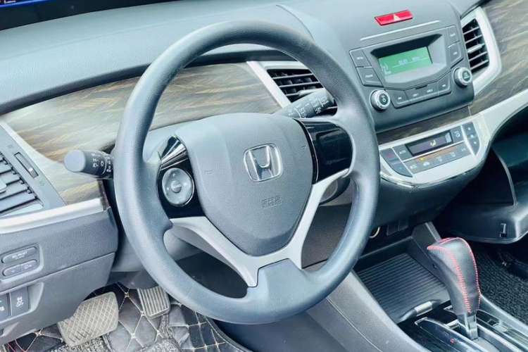 Used Honda Jade 2017 1.8L automatic Comfort version 5 seats
