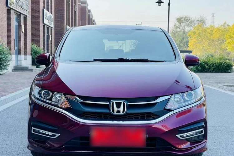 Used Honda Jade 2017 1.8L automatic Comfort version 5 seats
