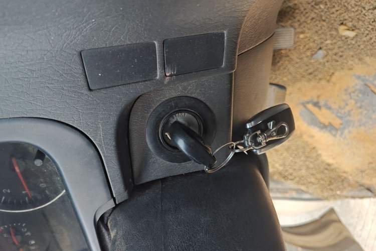 Used Jinbei Express 2017 2.0L Standard Version V19