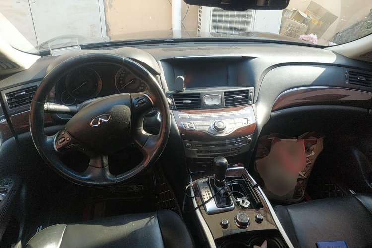 Used Infiniti Q70 2015 Q70L 2.5L Enjoyment Edition Center Console