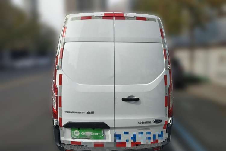 Used Ford Transit 2017 2.0T Diesel Van Mid-Chassis Mid-Roof China V Standard