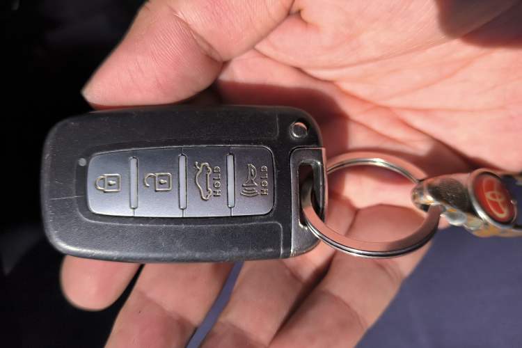 Used Kia K2 2011 Sedan 1.6L Automatic Transmission Premium
