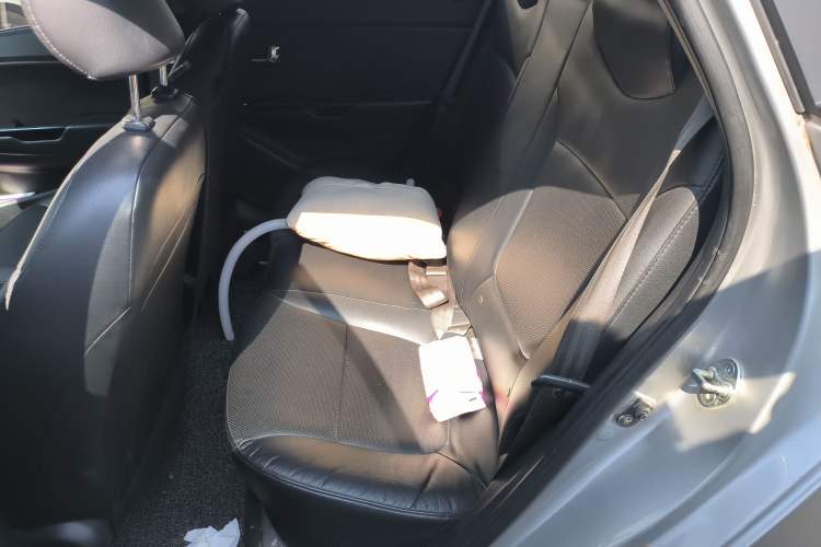 Used Kia K2 2011 Sedan 1.6L Automatic Transmission Premium
