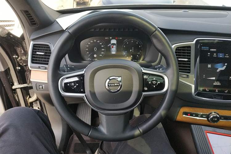 Used Volvo XC90 2021 B5 SmartDrive Luxury Edition 5-seater
