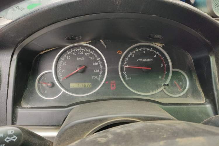 Used Jinbei Jindian 2014 2.4T Golden 009 Diesel Comfort Version with Short Wheelbase
