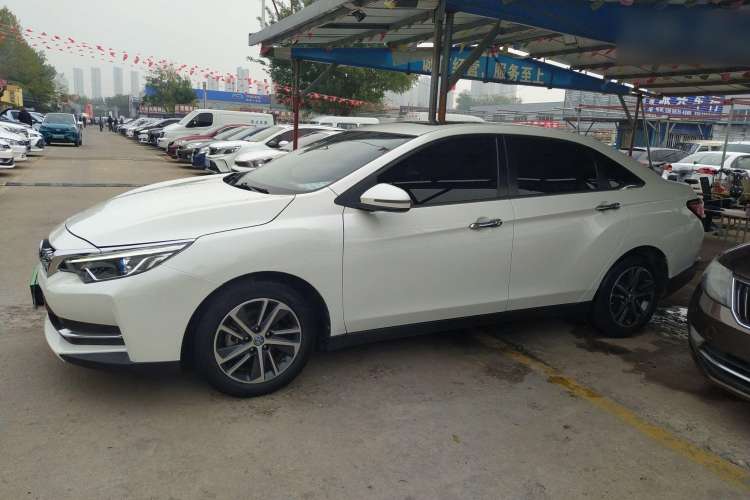Used Venucia D60 2019 1.6L XL Manual SmartConnect Elite Edition
