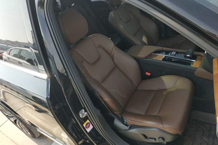 Used Volvo XC90 2021 B5 SmartDrive Luxury Edition 5-seater
