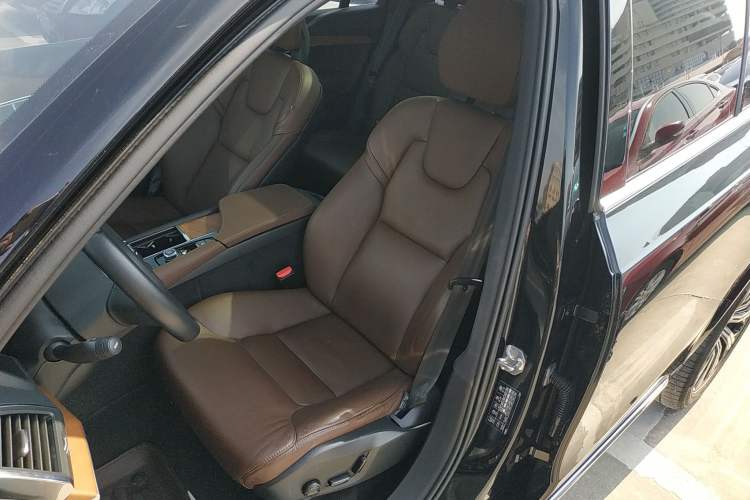 Used Volvo XC90 2021 B5 SmartDrive Luxury Edition 5-seater
