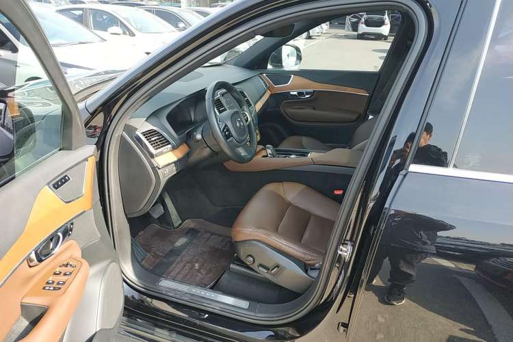 Used Volvo XC90 2021 B5 SmartDrive Luxury Edition 5-seater
