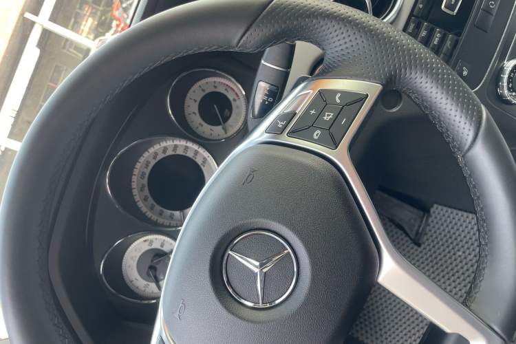 Used Mercedes-Benz GLK-Class 2015 GLK 260 4MATIC Fashion Edition Ultimate Version