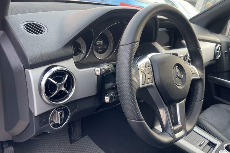 Used Mercedes-Benz GLK-Class 2015 GLK 260 4MATIC Fashion Edition Ultimate Version