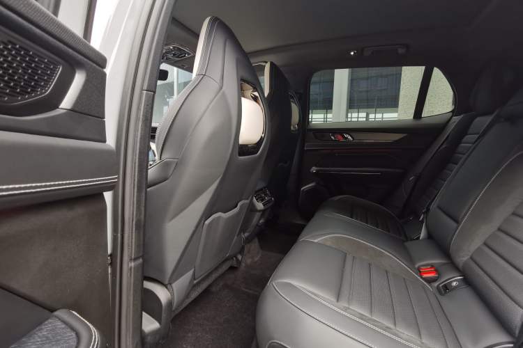 Used Lynk & Co 01 EM-P 2023 1.5TD EM-P Dawn Edition
