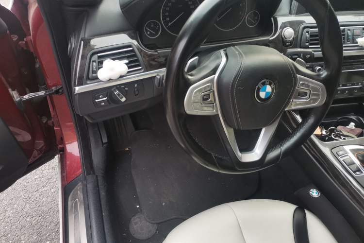 Used BMW 6 Series 2012 640i two-door coupe
