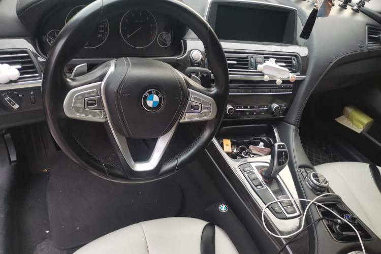 Used BMW 6 Series 2012 640i two-door coupe
