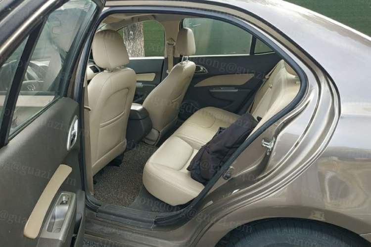 Used Baojun 630 2011 1.5L manual Elite version
