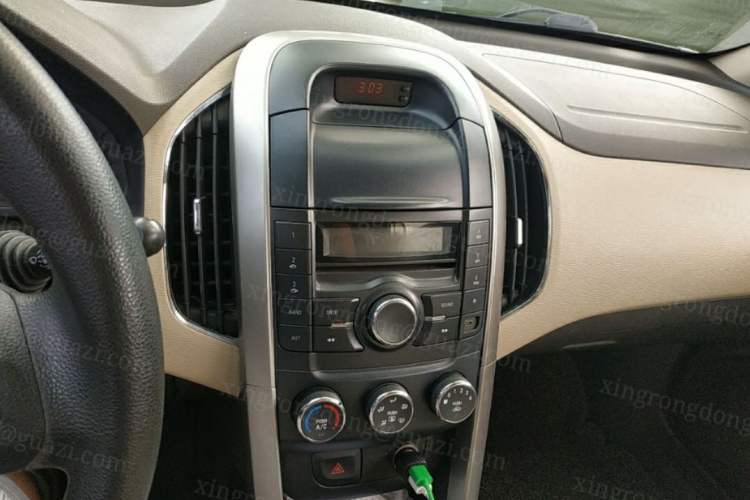 Used Baojun 630 2011 1.5L manual Elite version
