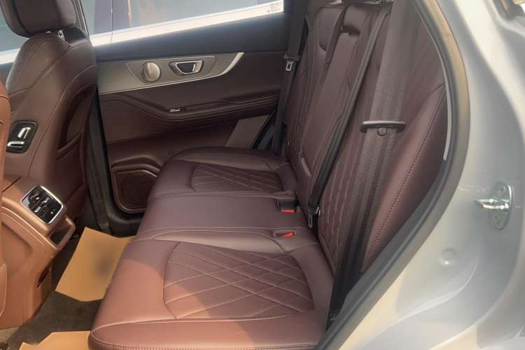 Used Chery Tiggo 8 PRO 2022 390T Two-Wheel Drive Vast Edition 5 Seats
