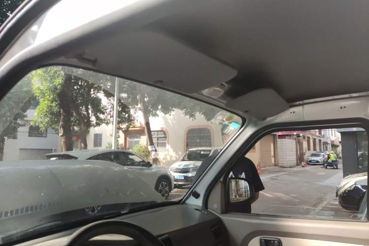 Used Wuling EV50 2020 Pure Electric Van Logistics Vehicle – Penghui Non-Heated Battery
