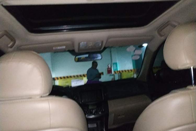 Used Toyota RAV4 2011 2.0L Manual Luxury Edition
