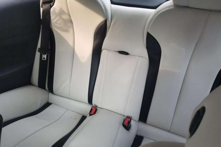 Used BMW 6 Series 2012 640i two-door coupe
