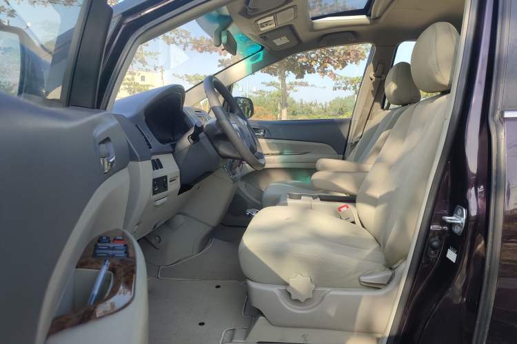 Used BYD M6 2013 2.0L Manual Comfort Edition
