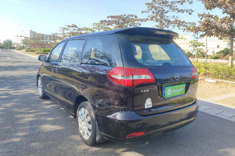 Used BYD M6 2013 2.0L Manual Comfort Edition
