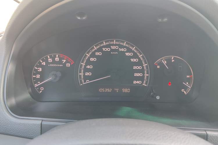 Used BYD M6 2013 2.0L Manual Comfort Edition
