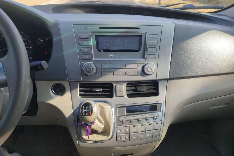 Used BYD M6 2013 2.0L Manual Comfort Edition
