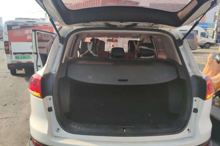 Used Zotye Domy X5 2017 Upgraded Model 1.5T CVT ZhiXian Edition Trunk