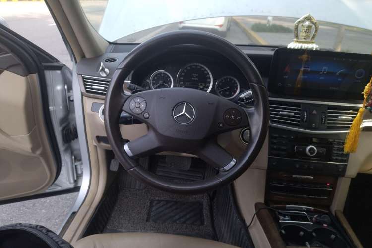 Used Mercedes-Benz E-Class 2009 E 300 Elegant Model