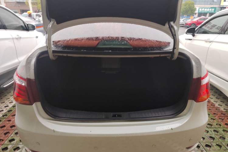 Used Dongfeng Aeolus A60 2016 1.5L Manual Luxury Version
