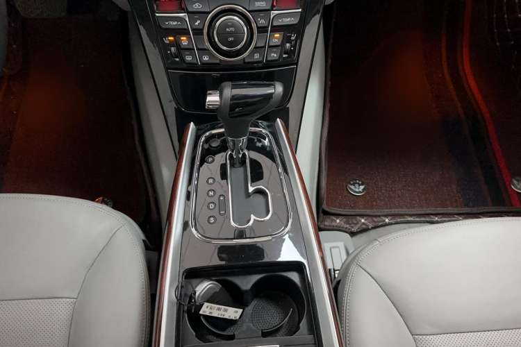 Used Hongqi H7 2013 2.5L Prestige Model