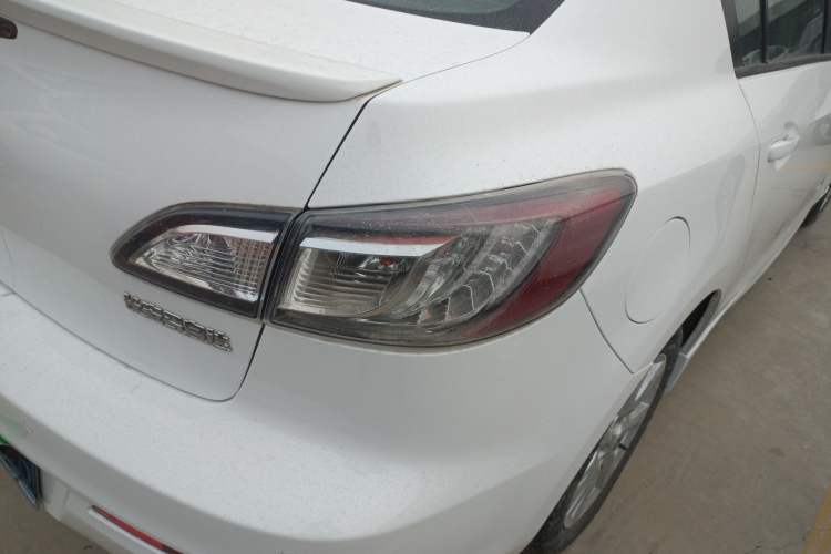 Used Mazda Mazda 3 2011 Sedan 2.0L Automatic Luxury Model