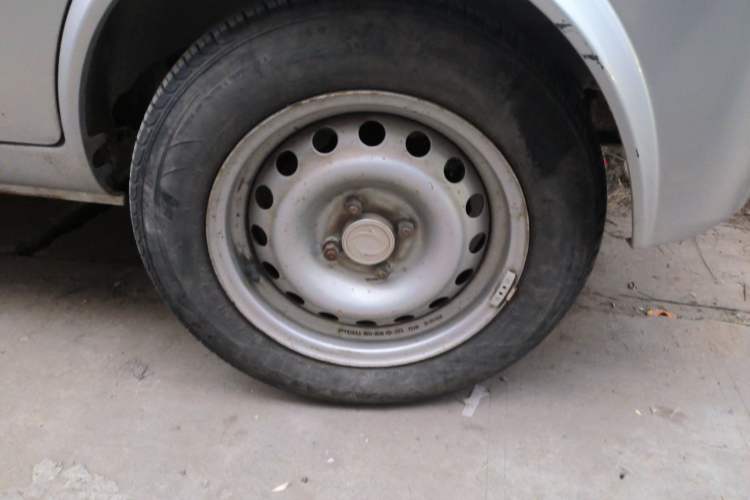 Used Dongfeng Xiaokang K07S 2015 1.2L Practical Version DK12-05 Right Front Wheel Hub