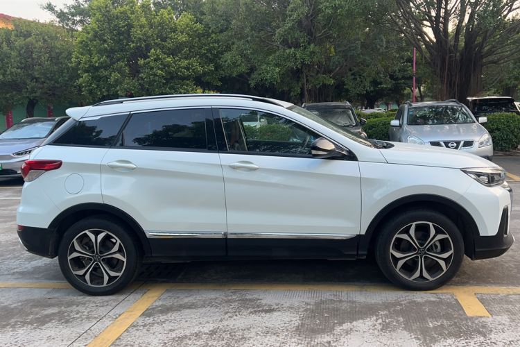 Used BAIC Beijing X5 2018 1.5T CVT New Smart Version China V Emission Standard
