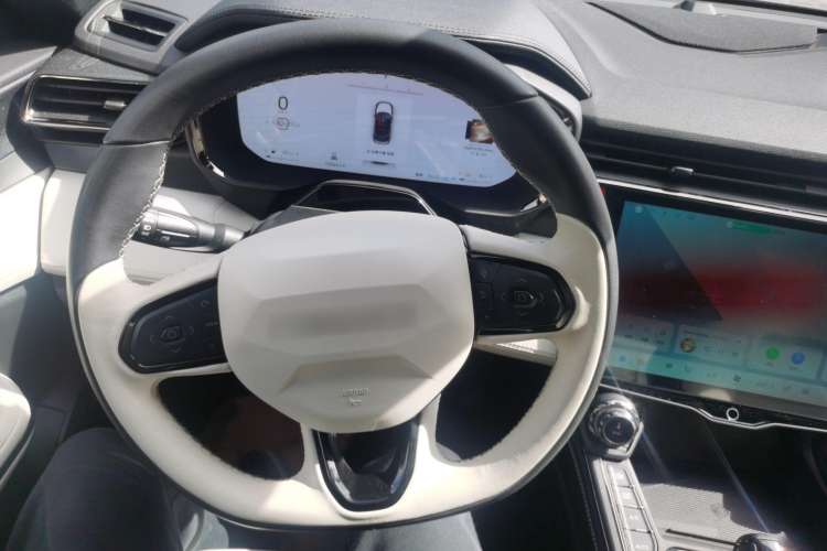 Used Lynk & Co 01 EM-P 2023 1.5TD EM-P Dawn Edition
